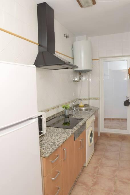 Apartamento Elena - Solo Familias Y Parejas Conil De La Frontera Exterior photo