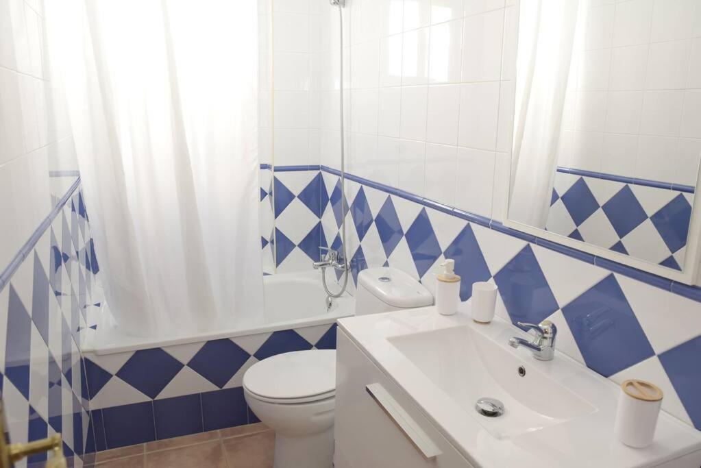 Apartamento Elena - Solo Familias Y Parejas Conil De La Frontera Exterior photo